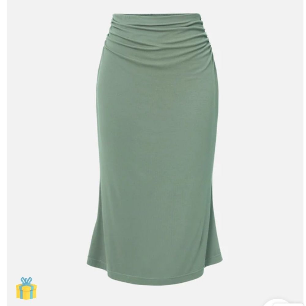 Women’s green midi ruched skirt NEW WITH TAGS
